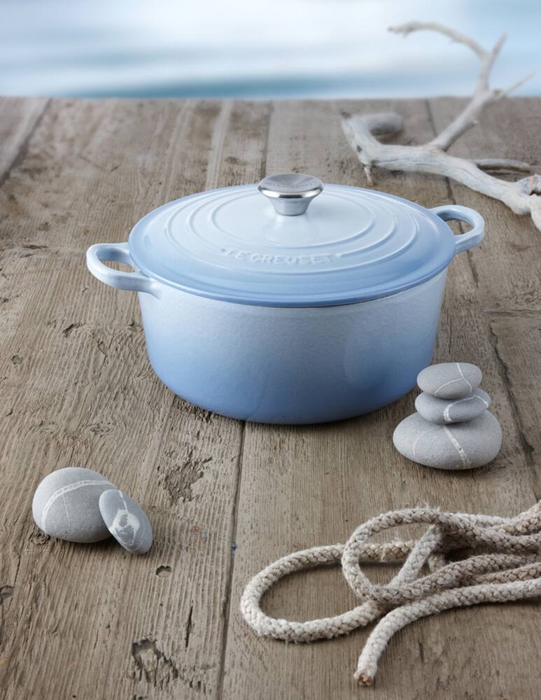 Le Creuset Signature Round Casserole 24cm - picture 3 Le Creuset Signature Round Casserole 24cm - picture 3