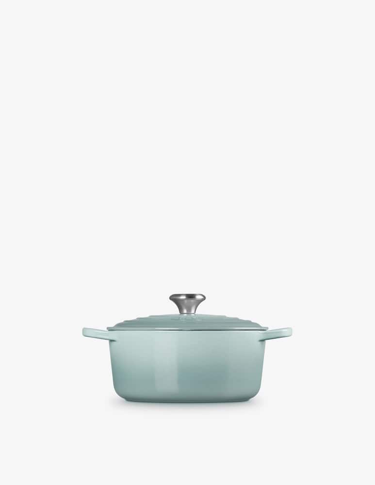 Le Creuset Round Casserole 24cm Sea Salt - picture 3 Le Creuset Round Casserole 24cm Sea Salt - picture 3