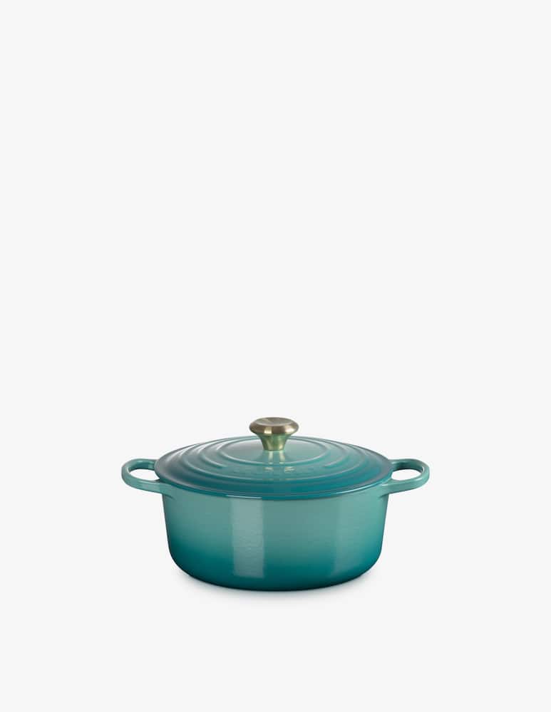 Le Creuset Signature Round Casserole/Oven 26cm Gold Knob - picture 1 Le Creuset Signature Round Casserole/Oven 26cm Gold Knob - picture 1