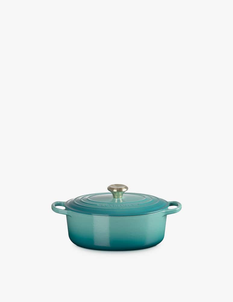 Le Creuset Signature Oval Casserole/Oven 27cm Gold Knob - picture 1 Le Creuset Signature Oval Casserole/Oven 27cm Gold Knob - picture 1