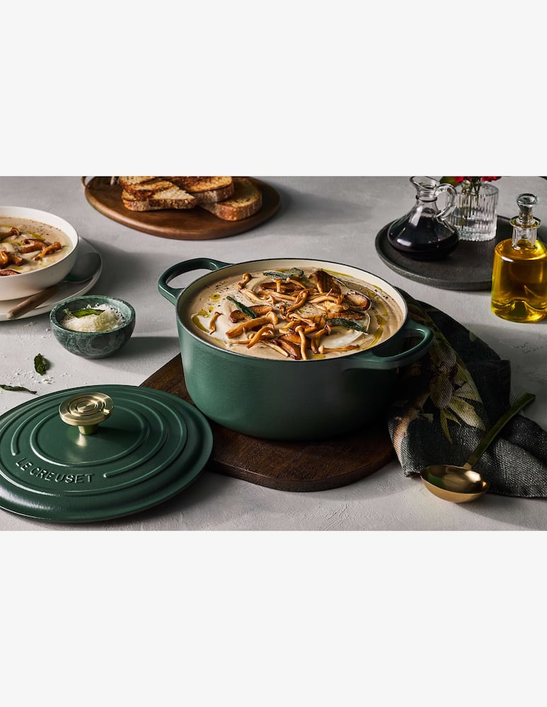 Le Creuset Round Cocotte Signature 24cm - picture 2 Le Creuset Round Cocotte Signature 24cm - picture 2