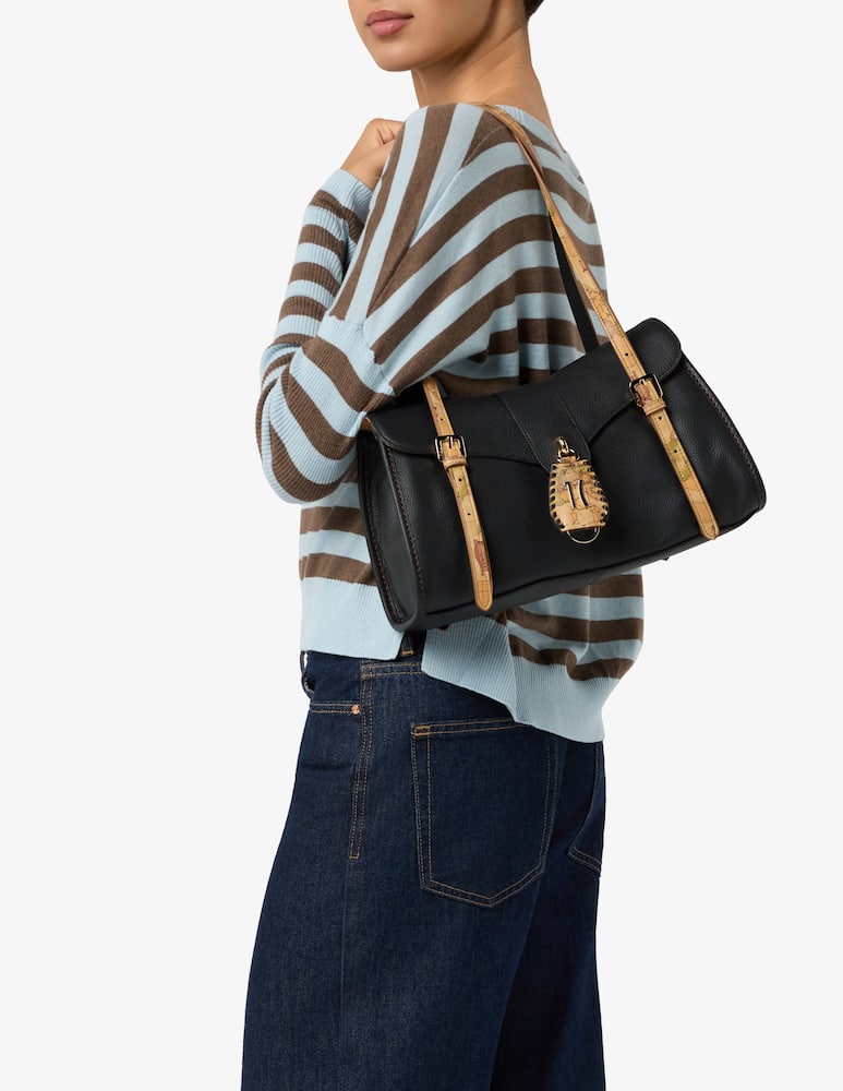 Alviero Martini Prima Classe Shoulder bag with flap - picture 2 Alviero Martini Prima Classe Shoulder bag with flap - picture 2