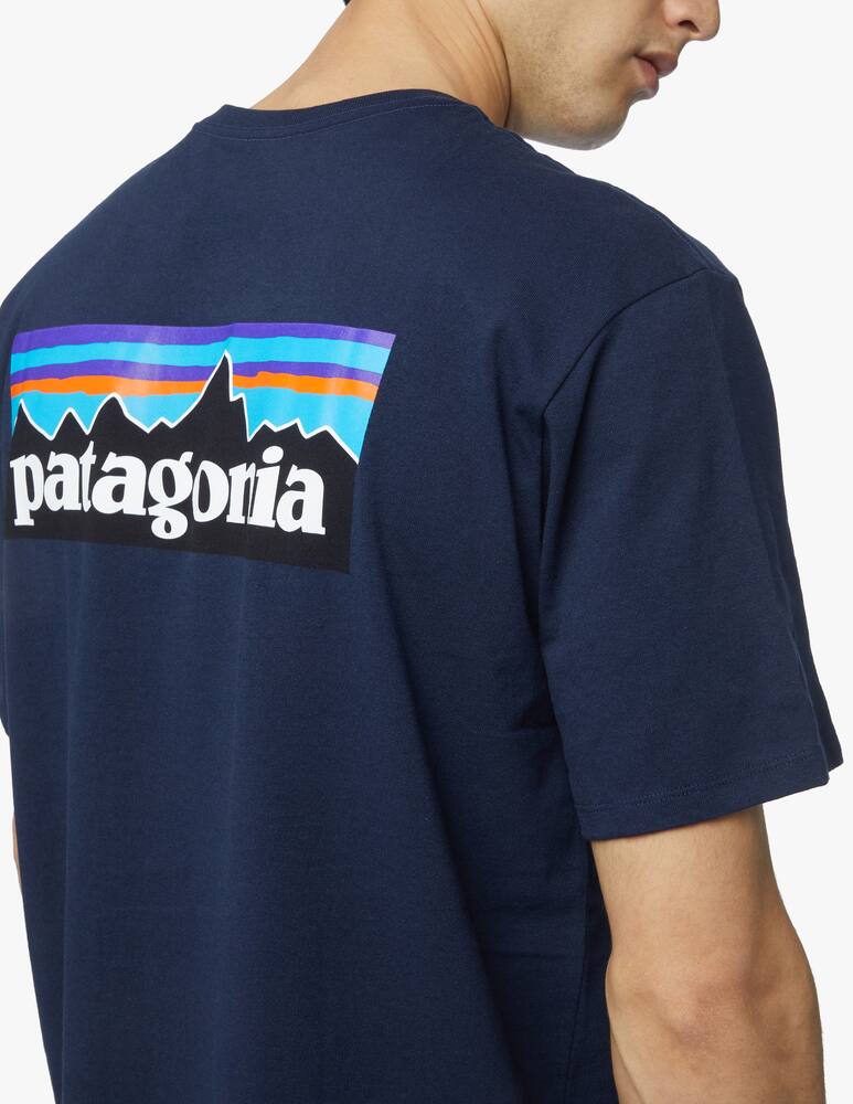 Patagonia Maglietta P-6 Logo Responsibili-Tee - immagine 5 Patagonia Maglietta P-6 Logo Responsibili-Tee - immagine 5