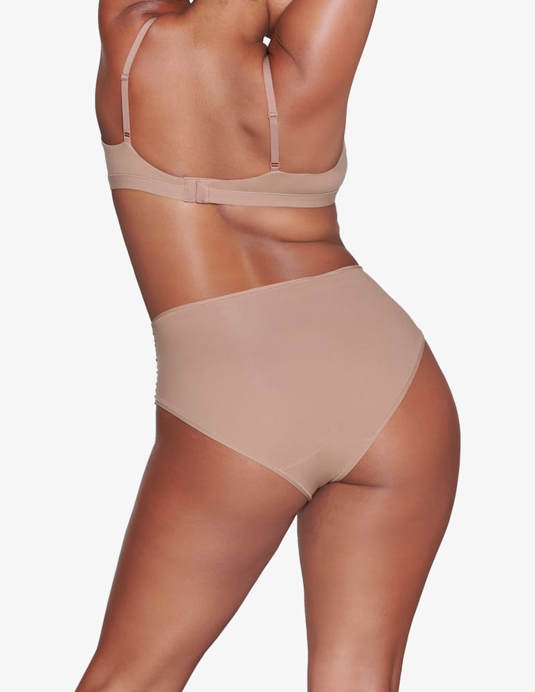 SKIMS Crossover triangle bralette - picture 4