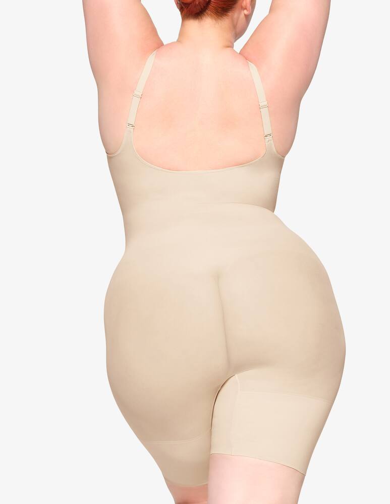 rinascente SKIMS Body a metà coscia