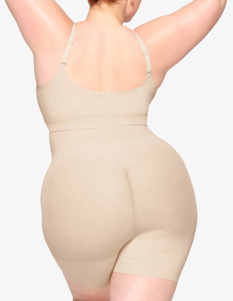 rinascente SKIMS Mid thigh short