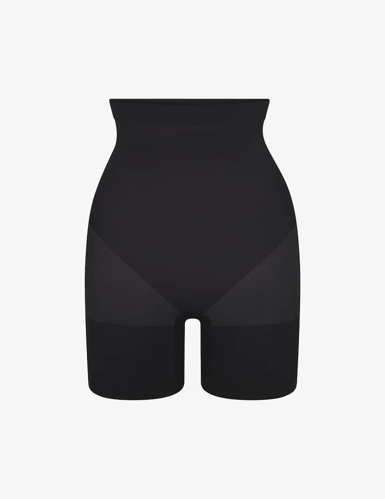 SKIMS Pantaloncini a metà coscia - immagine 1 SKIMS Pantaloncini a metà coscia - immagine 1