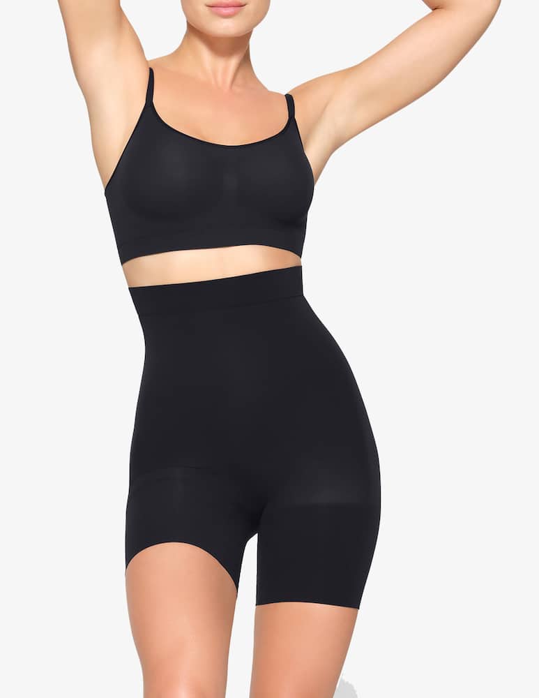 SKIMS Pantaloncini a metà coscia - immagine 2 SKIMS Pantaloncini a metà coscia - immagine 2