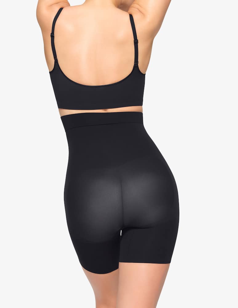 SKIMS Pantaloncini a metà coscia - immagine 4 SKIMS Pantaloncini a metà coscia - immagine 4