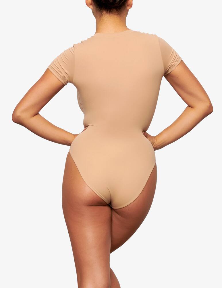 SKIMS T-shirt bodysuit - picture 3 SKIMS T-shirt bodysuit - picture 3