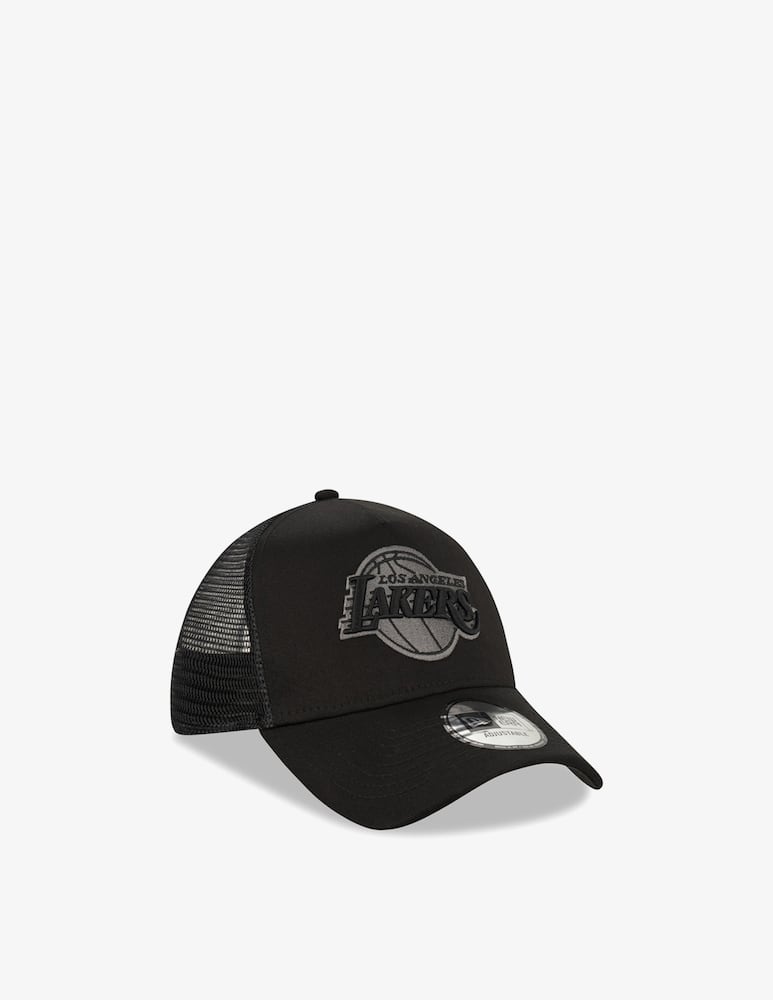 rinascente New Era Outline team logo trucker cap