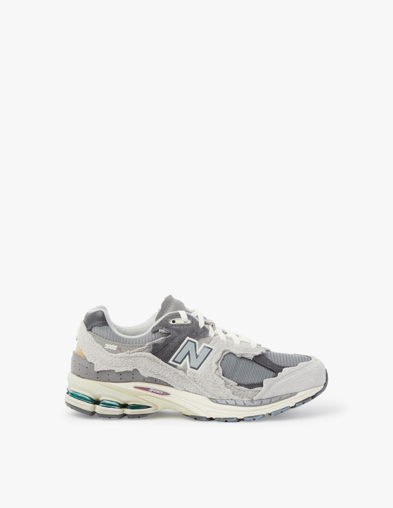 New Balance M2002 decostructed sneakers - grey - picture 1 New Balance M2002 decostructed sneakers - grey - picture 1