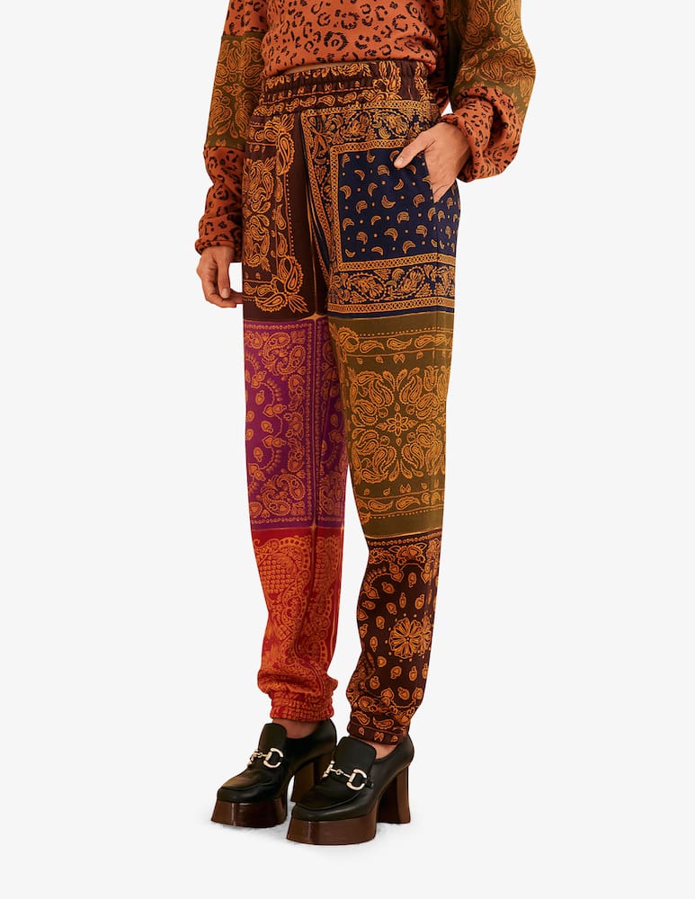 Farm Rio Bandana dream scarf sweatpants - picture 1 Farm Rio Bandana dream scarf sweatpants - picture 1