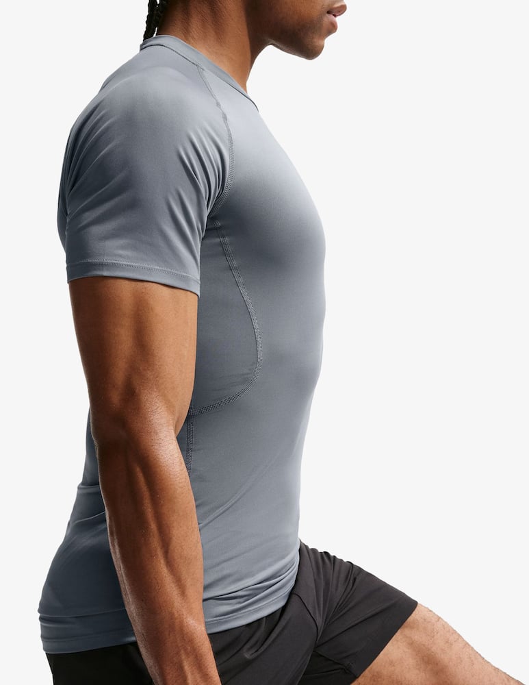 Nike Dri-FIT short sleeve t-shirt - picture 5 Nike Dri-FIT short sleeve t-shirt - picture 5