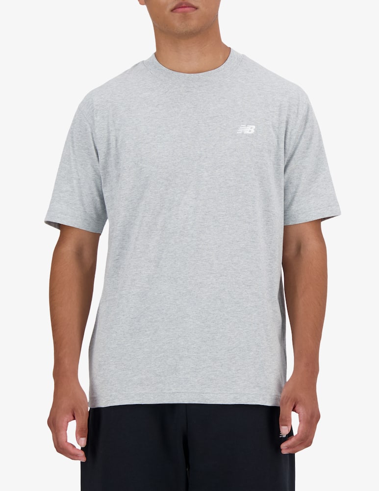 New Balance Essential logo t-shirt - picture 1 New Balance Essential logo t-shirt - picture 1