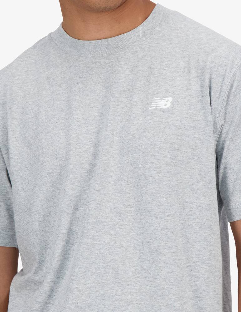 New Balance Essential logo t-shirt - picture 4 New Balance Essential logo t-shirt - picture 4