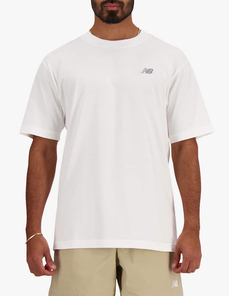 New Balance Essential logo t-shirt - picture 1 New Balance Essential logo t-shirt - picture 1