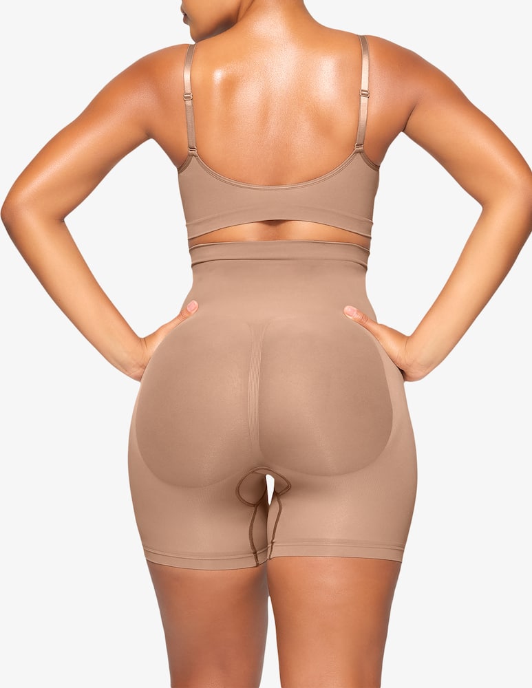SKIMS Pantaloncino a metà coscia - immagine 3 SKIMS Pantaloncino a metà coscia - immagine 3