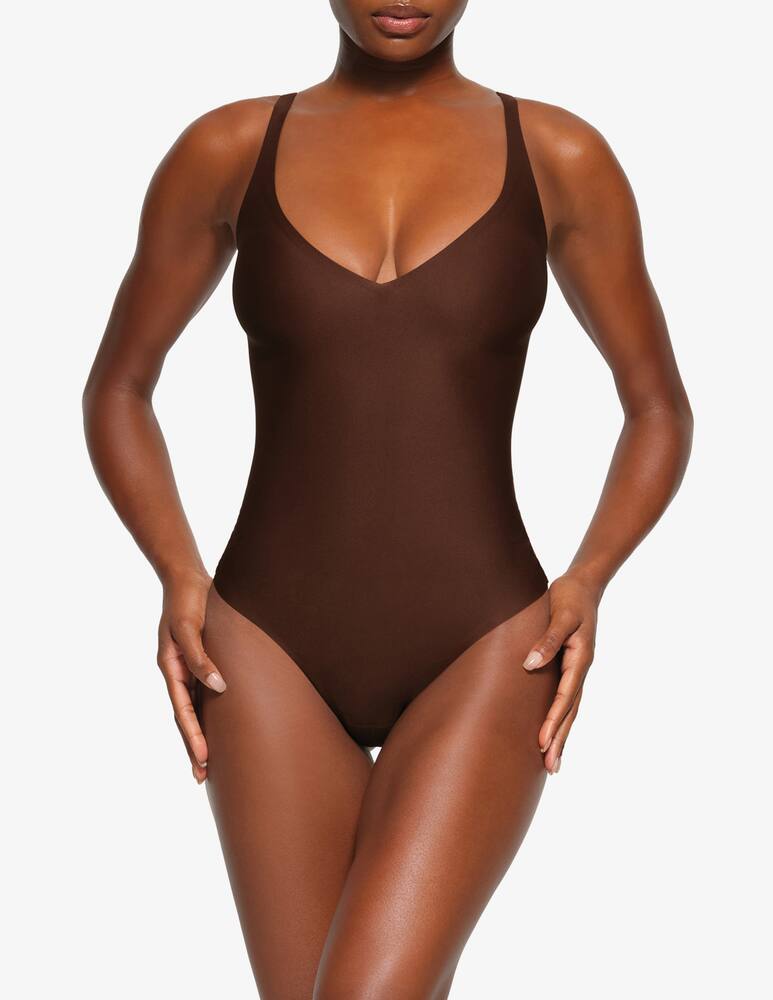 SKIMS Body Plunge - immagine 1 SKIMS Body Plunge - immagine 1