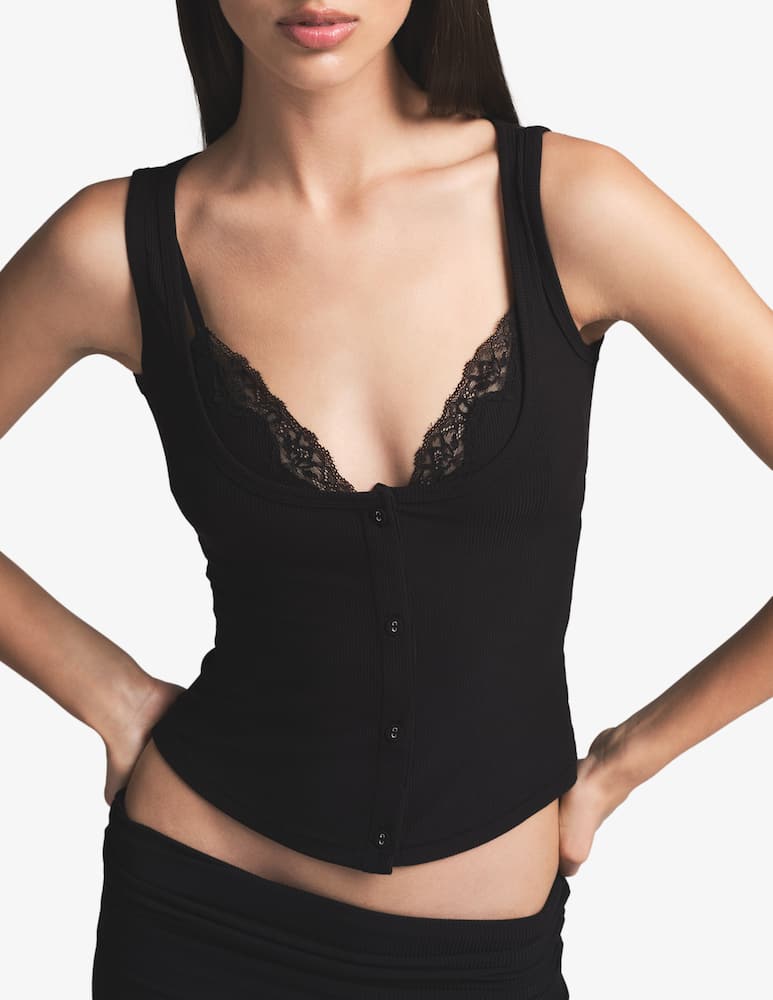 SKIMS Tank with lace bralette - picture 1 SKIMS Tank with lace bralette - picture 1