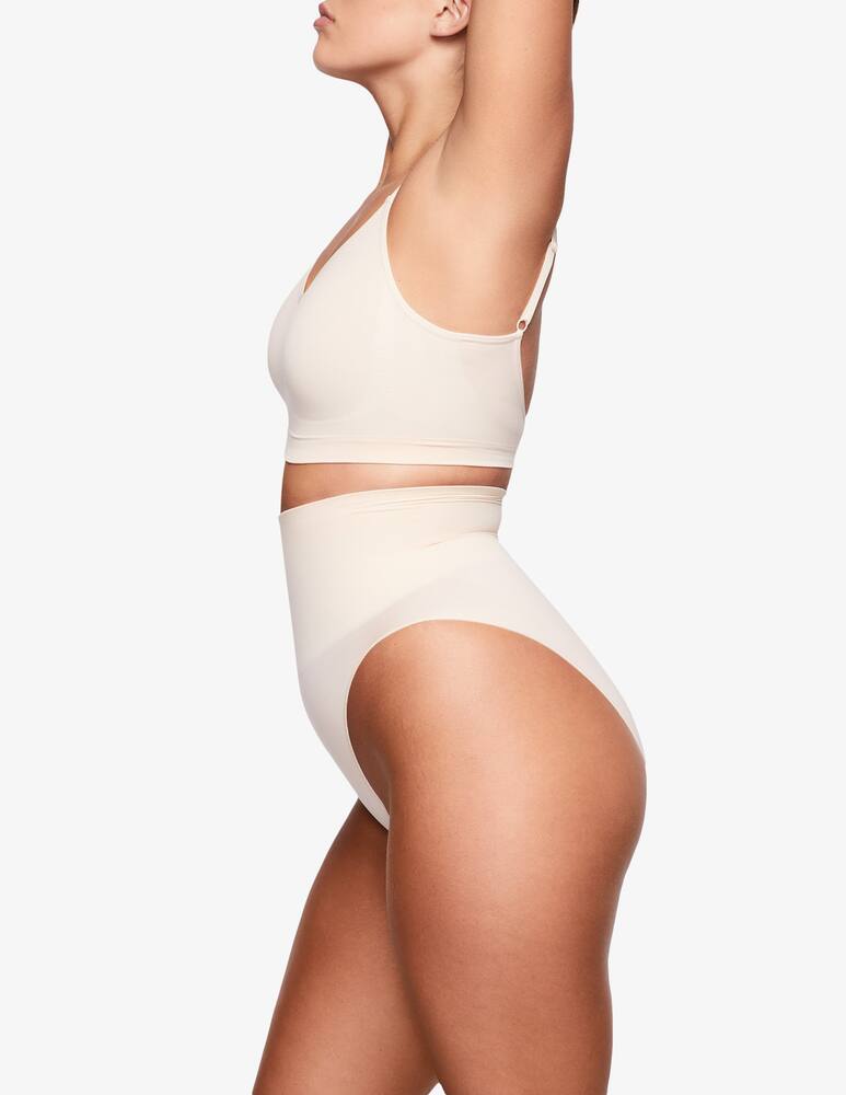 SKIMS Bralette scolpita senza cuciture - immagine 3 SKIMS Bralette scolpita senza cuciture - immagine 3