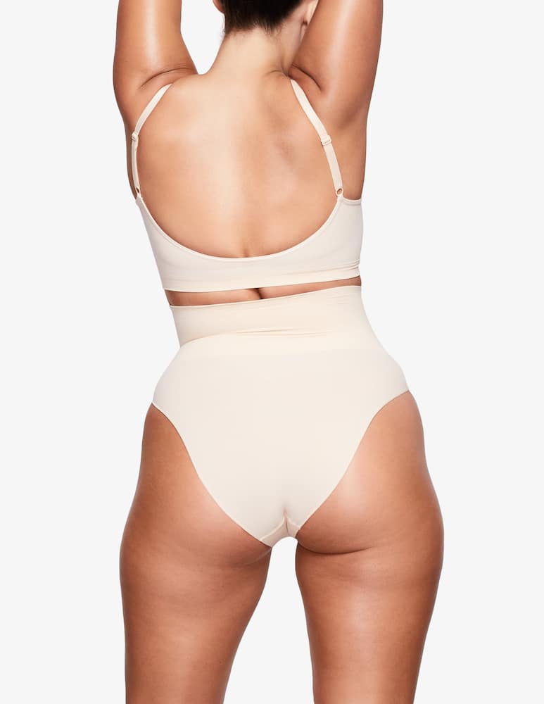 SKIMS Bralette scolpita senza cuciture - immagine 4 SKIMS Bralette scolpita senza cuciture - immagine 4