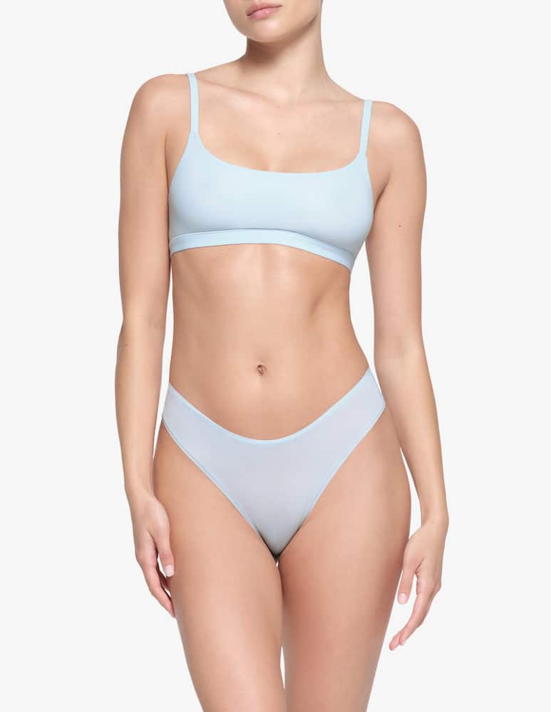 SKIMS Scoop Bralette - picture 2 SKIMS Scoop Bralette - picture 2