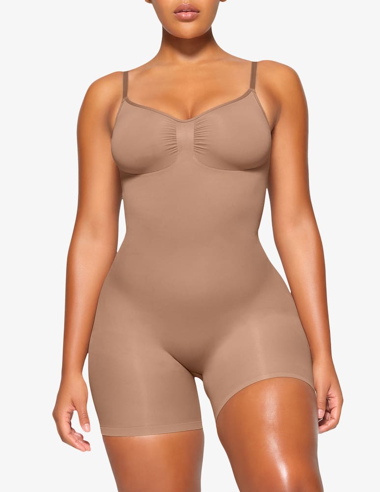 SKIMS Mid thigh bodysuit - picture 1 SKIMS Mid thigh bodysuit - picture 1