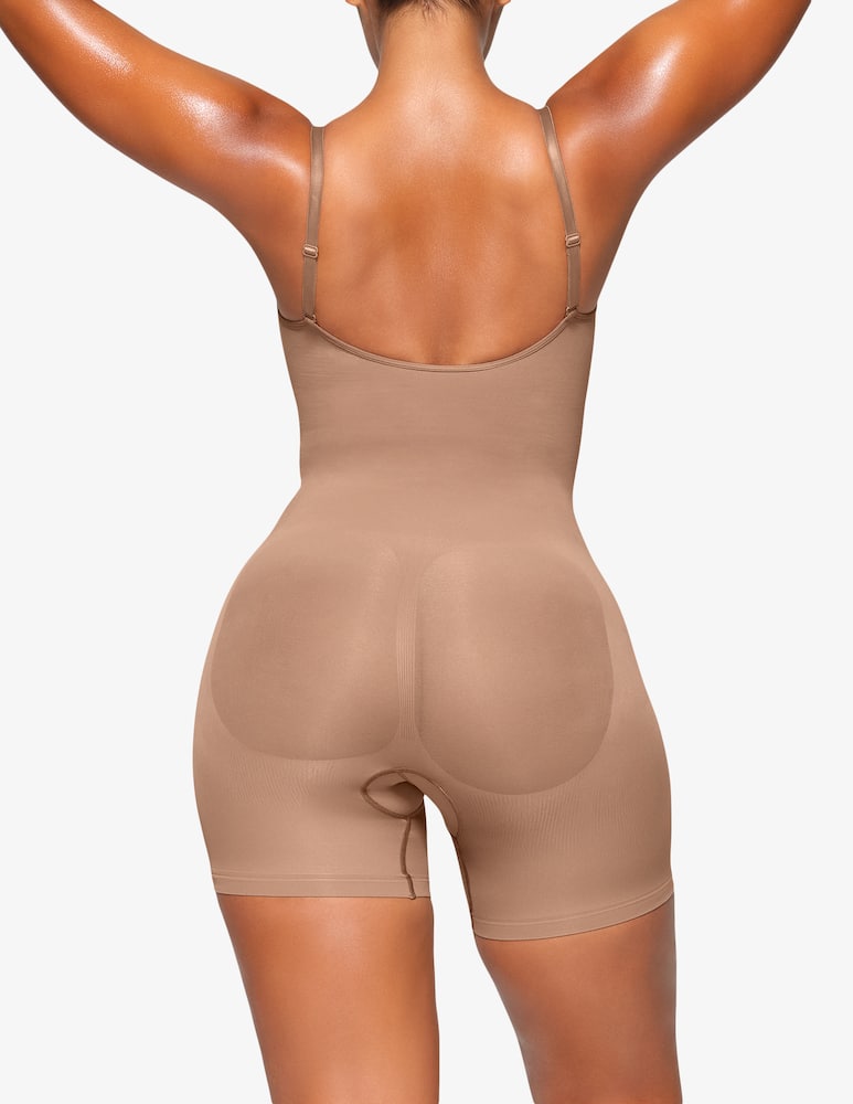 SKIMS Mid thigh bodysuit - picture 3 SKIMS Mid thigh bodysuit - picture 3
