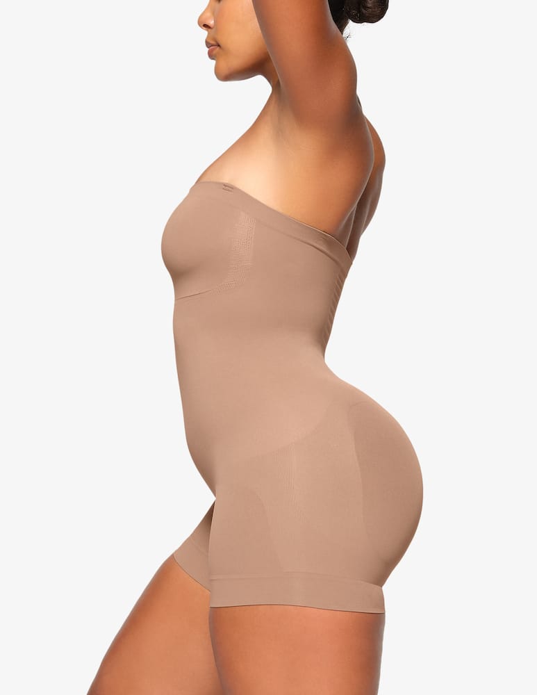 SKIMS Body corto senza spalline - immagine 2 SKIMS Body corto senza spalline - immagine 2