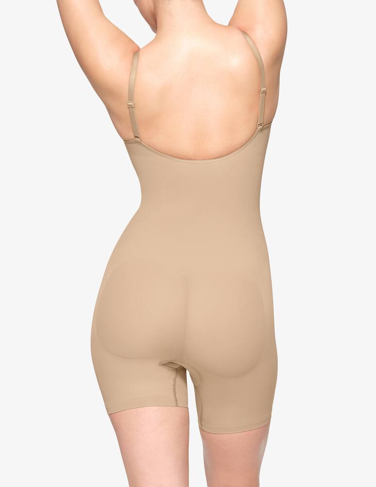 rinascente SKIMS Body a metà coscia
