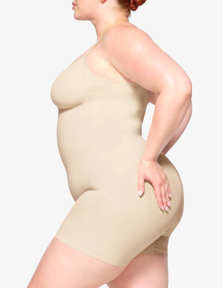 rinascente SKIMS Body a metà coscia