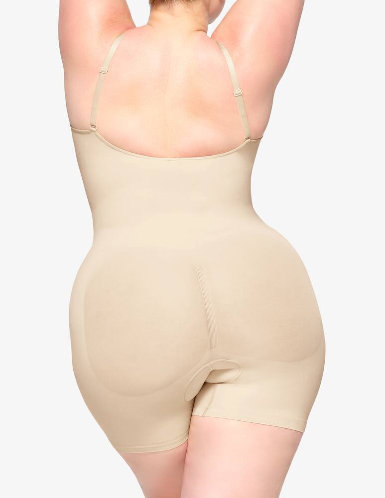 rinascente SKIMS Body a metà coscia