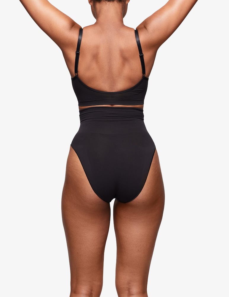 SKIMS Seamless Sculpt Bralette - picture 4 SKIMS Seamless Sculpt Bralette - picture 4