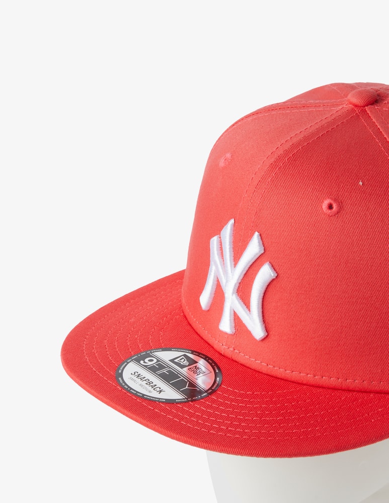 New Era Cappello league essential 9fifty new york yankees - immagine 4 New Era Cappello league essential 9fifty new york yankees - immagine 4