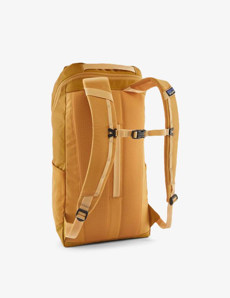 rinascente Patagonia Black Hole Pack 25L