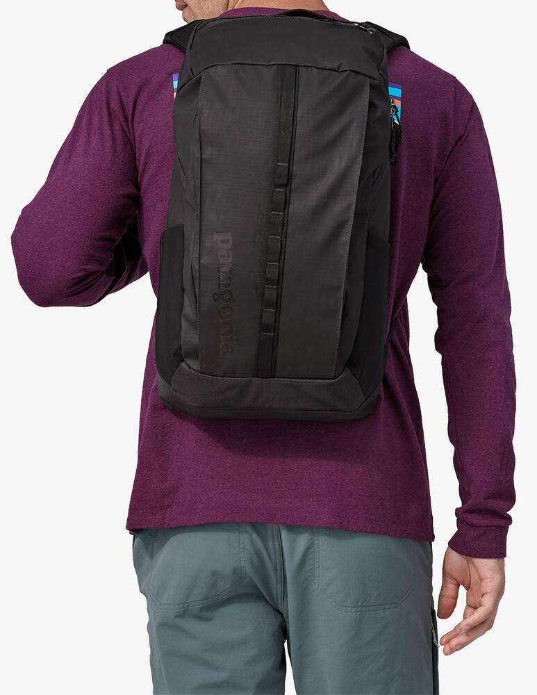 rinascente Patagonia Black Hole Pack 25L
