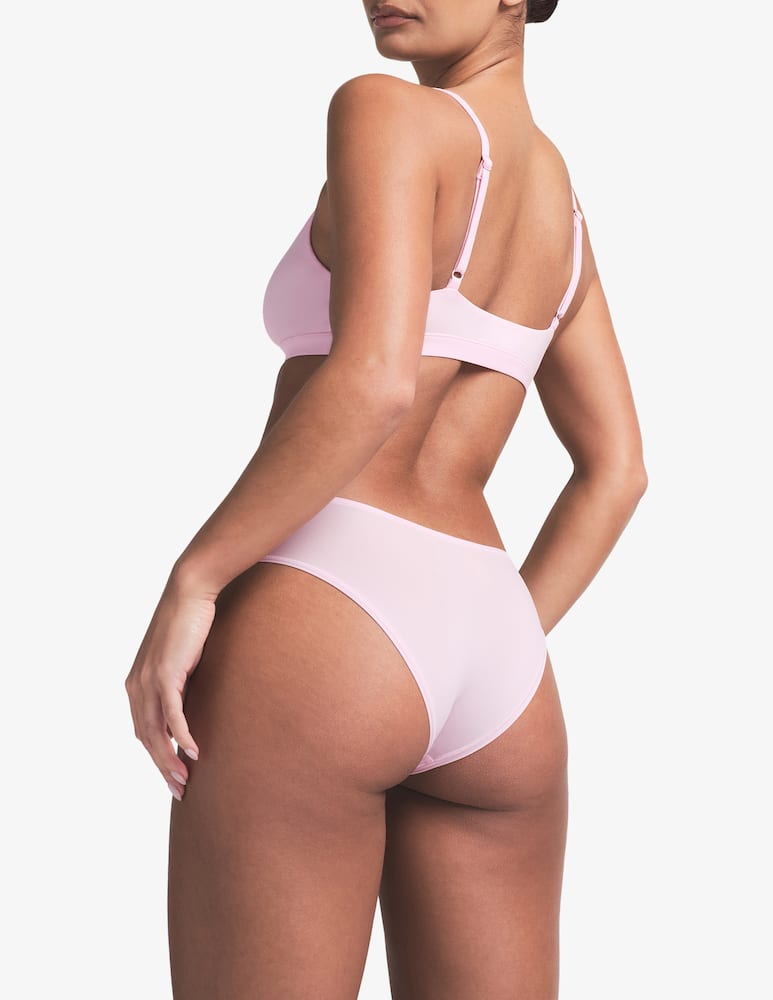 SKIMS Cheeky brief - picture 3 SKIMS Cheeky brief - picture 3
