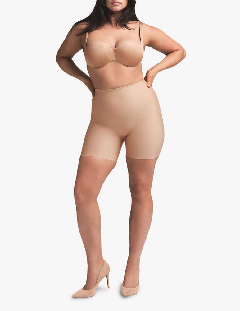 SKIMS Short modellante glutei - immagine 2 SKIMS Short modellante glutei - immagine 2