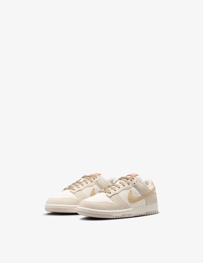 Nike Dunk low SE sneakers - picture 2 Nike Dunk low SE sneakers - picture 2