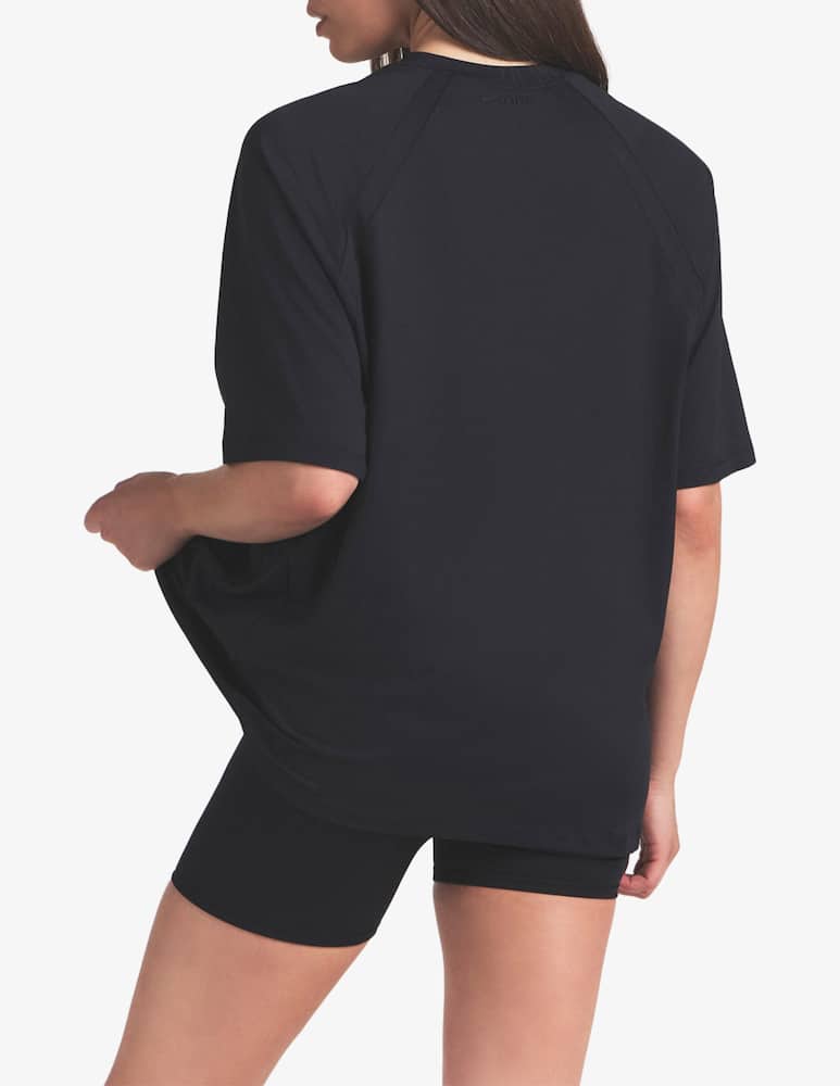 NikeSKIMS Airy boyfriend t-shirt - picture 3 NikeSKIMS Airy boyfriend t-shirt - picture 3