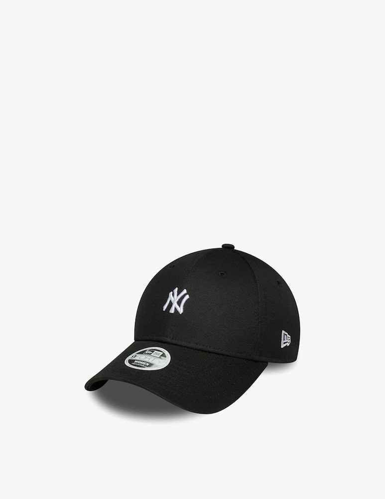 New Era New York Yankees logo cap - picture 1 New Era New York Yankees logo cap - picture 1