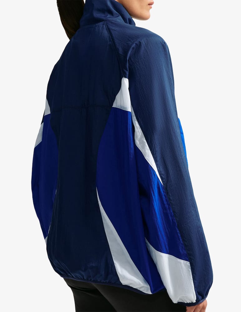 Nike Track jacket with hood - picture 4 Nike Track jacket with hood - picture 4