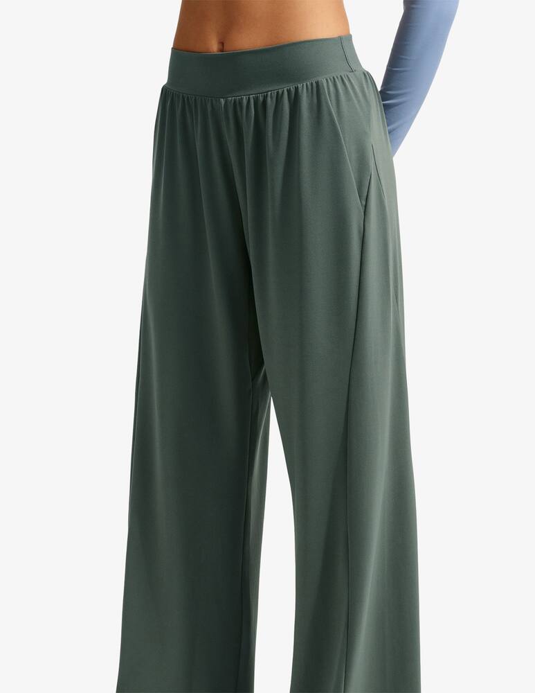 Nike Wide leg trousers Zenvy - picture 1 Nike Wide leg trousers Zenvy - picture 1