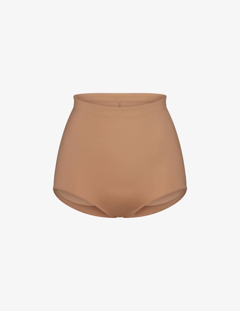 SKIMS Slip modellante con imbottitura sui glutei - immagine 1 SKIMS Slip modellante con imbottitura sui glutei - immagine 1