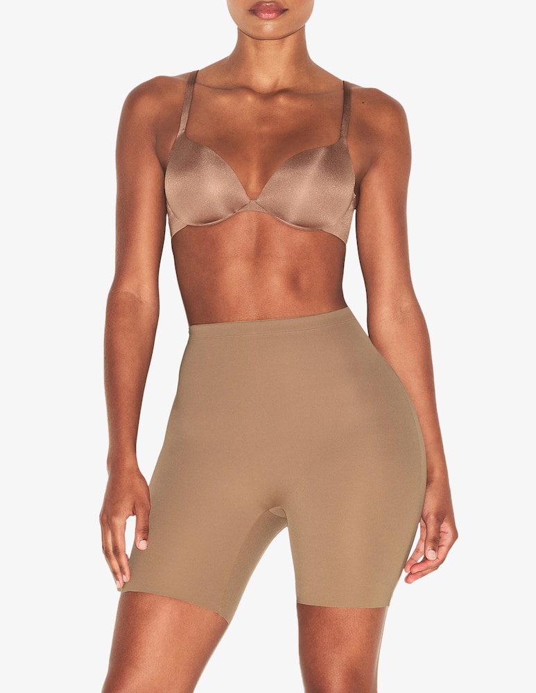SKIMS Short modellante con imbottutura sui fianchi - immagine 2