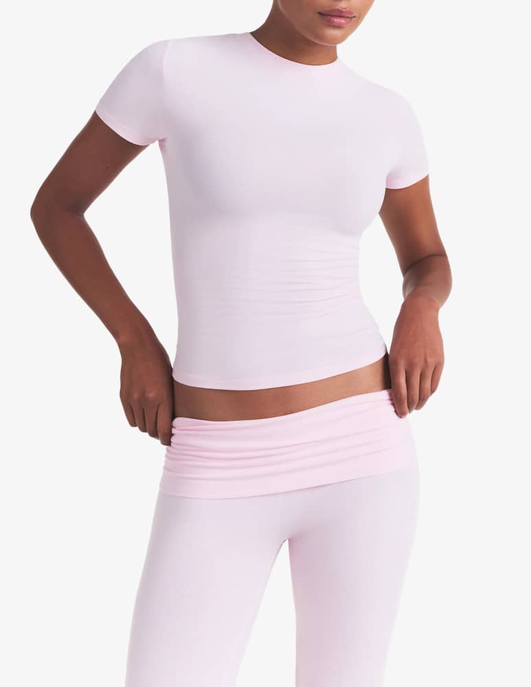 SKIMS t-shirt girocollo elasticizzata - immagine 1 SKIMS t-shirt girocollo elasticizzata - immagine 1
