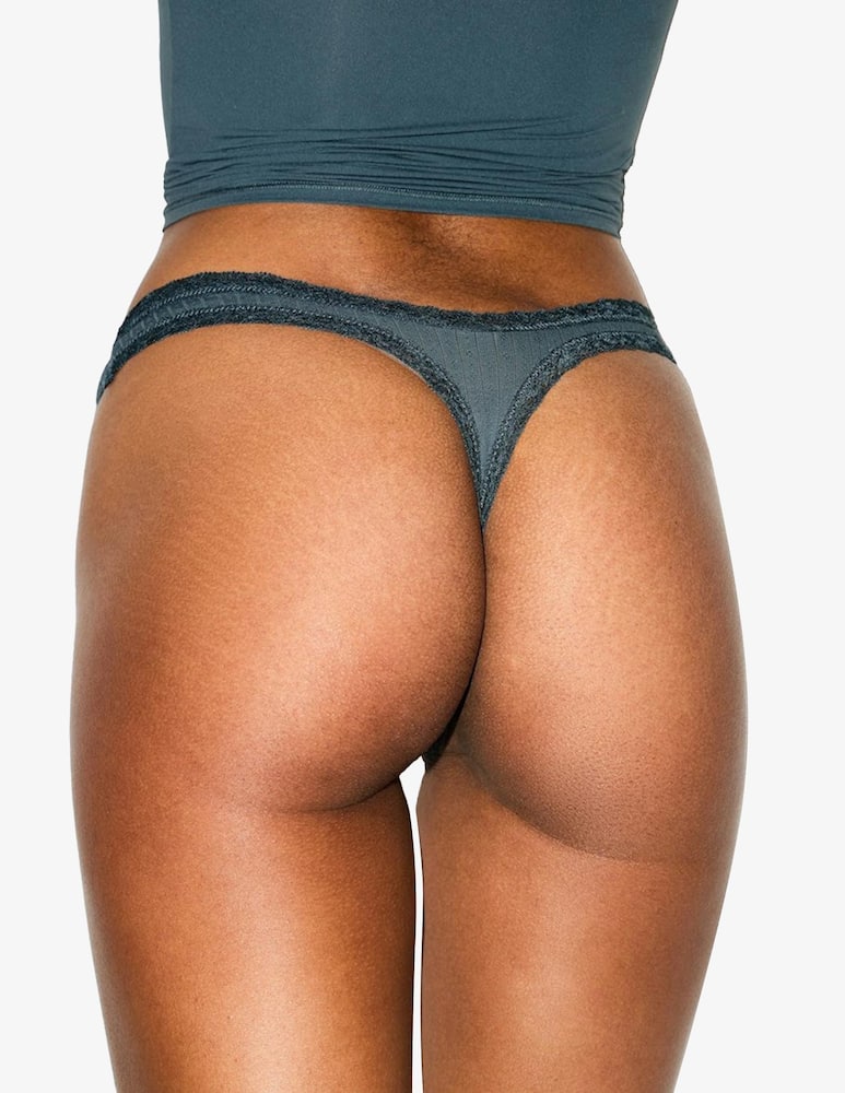 SKIMS Pointelle lace trim thong - picture 3 SKIMS Pointelle lace trim thong - picture 3