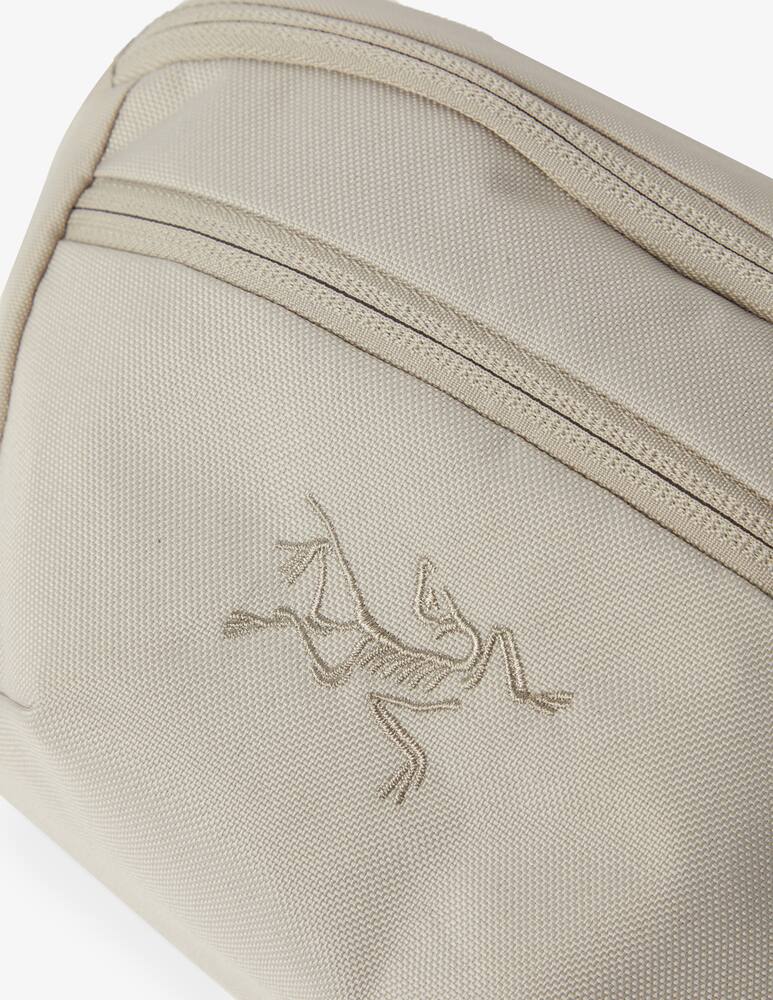 rinascente Arc'teryx Mantis waist pack