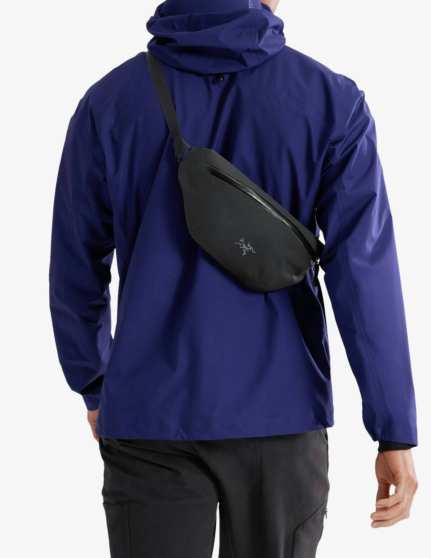 Shop Arc'teryx Granville crossbody bag on Rinascente